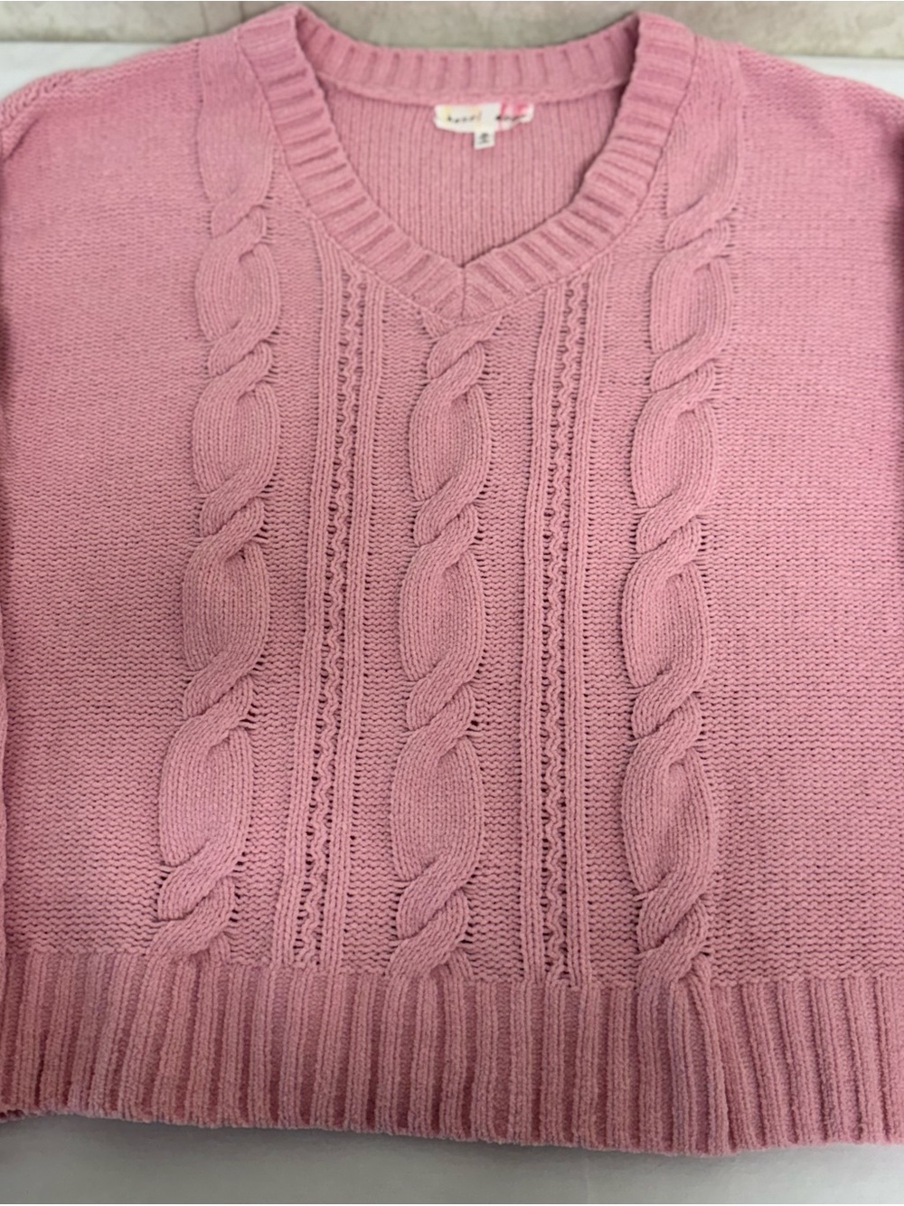 Classic V-Neck Cable Knit Sweater - Pink
